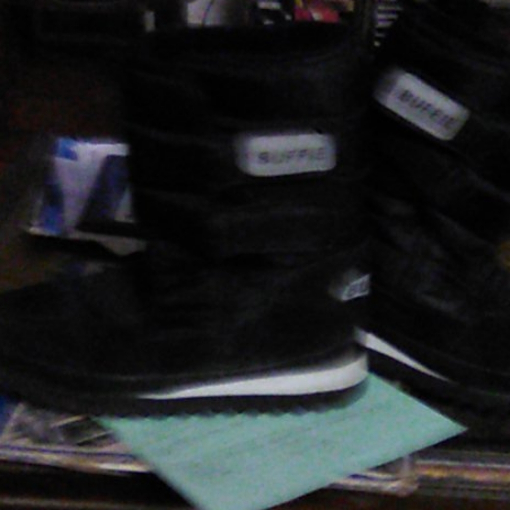 Snow boots
